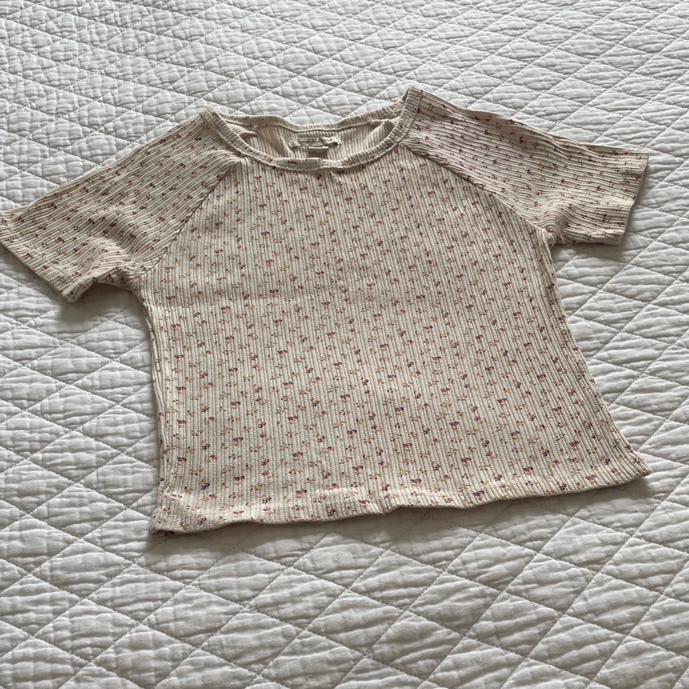 American Eagle Cream with Flower  Patterned Shirt - Picture 3 of 4